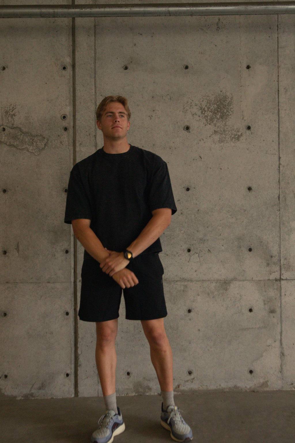Box-Cut Classic BIG BACK Tee in Washed Black